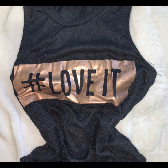 COZY SWEATERS ETC💋 - Picture 4 of 4